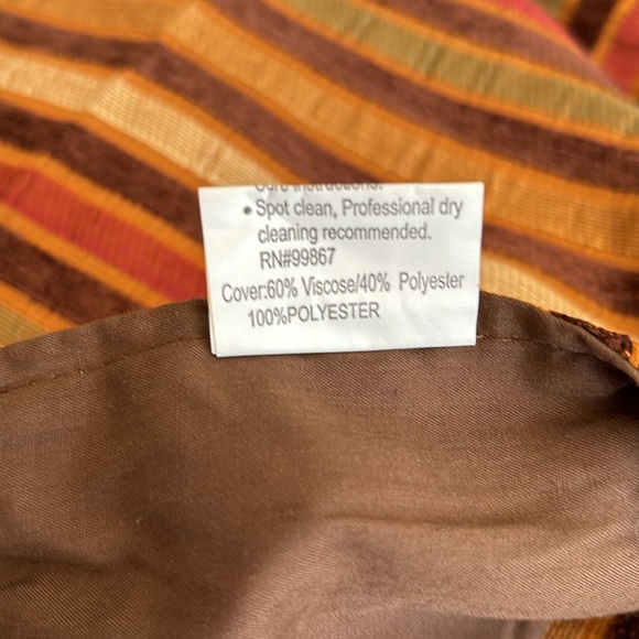 Signature Homestyles Table Runner - Picture 4 of 4